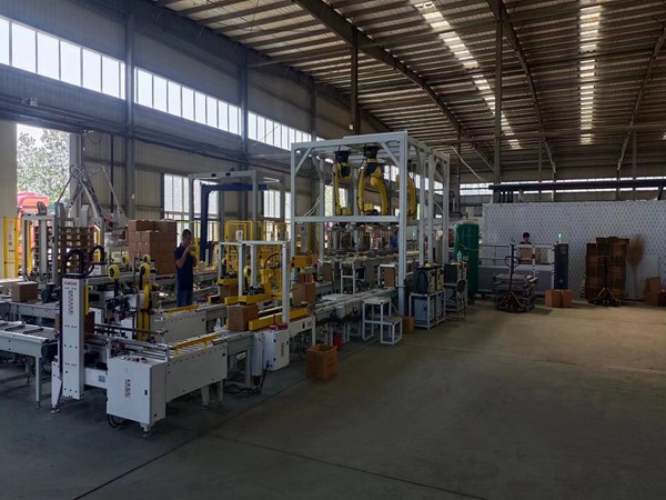 自動搬運機器人圖片展示 自動搬運機器人生產線廠家