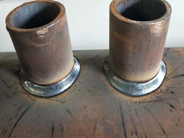 焊接機(jī)器人對環(huán)縫工件實現(xiàn)全位置焊接