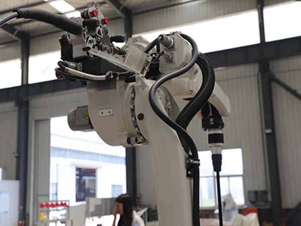 全自動焊接機(jī)器人可以應(yīng)用到哪些行業(yè)？