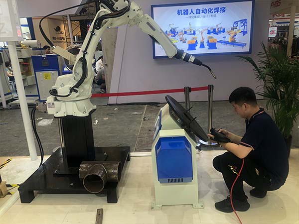全自動激光焊接設備廠家哪個比較好？